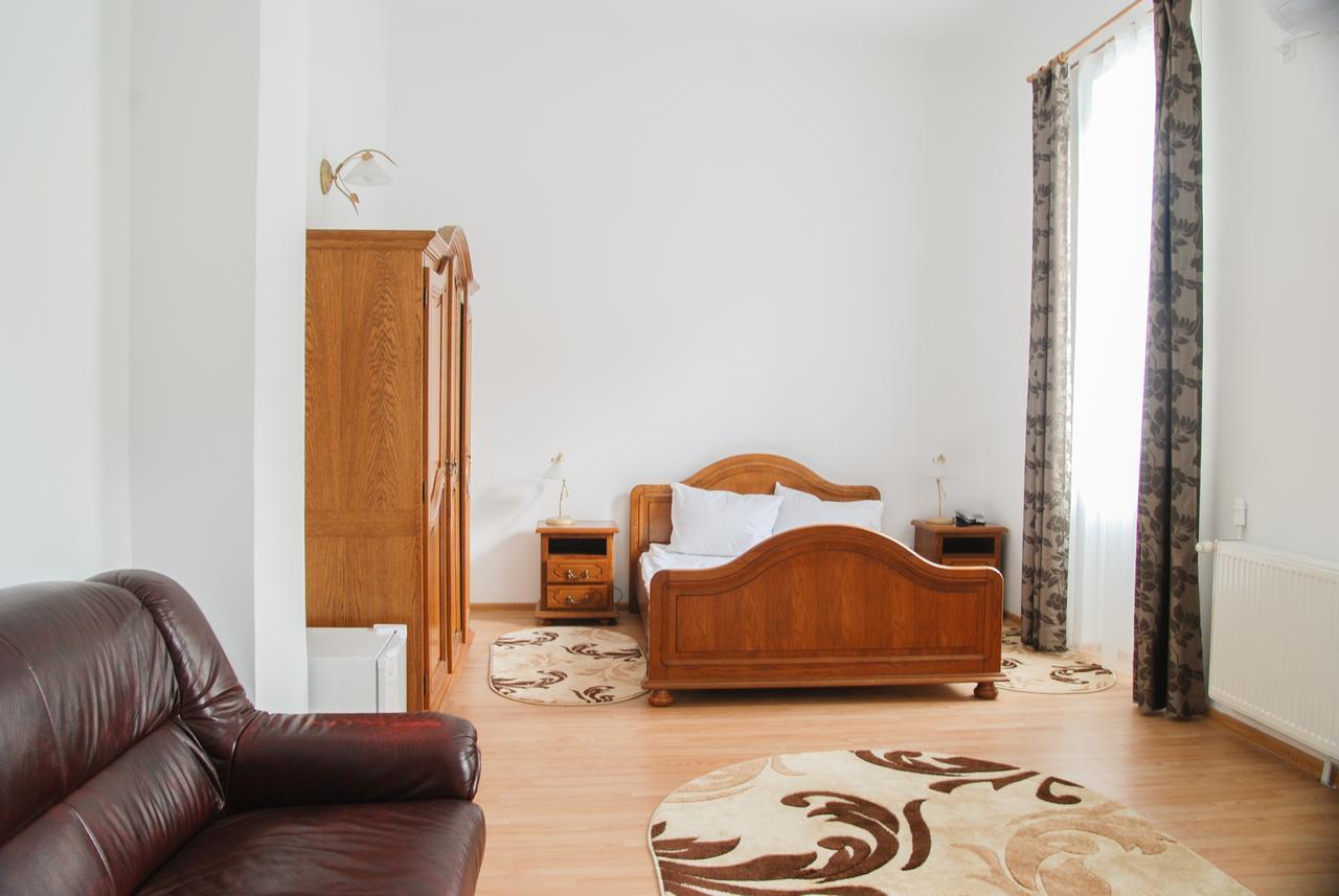 Hotel Dacia Луґож Екстер'єр фото