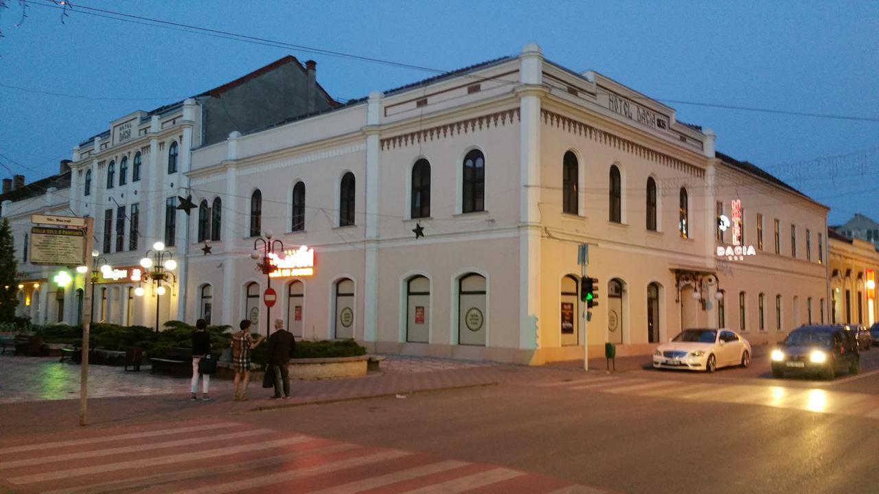 Hotel Dacia Луґож Екстер'єр фото